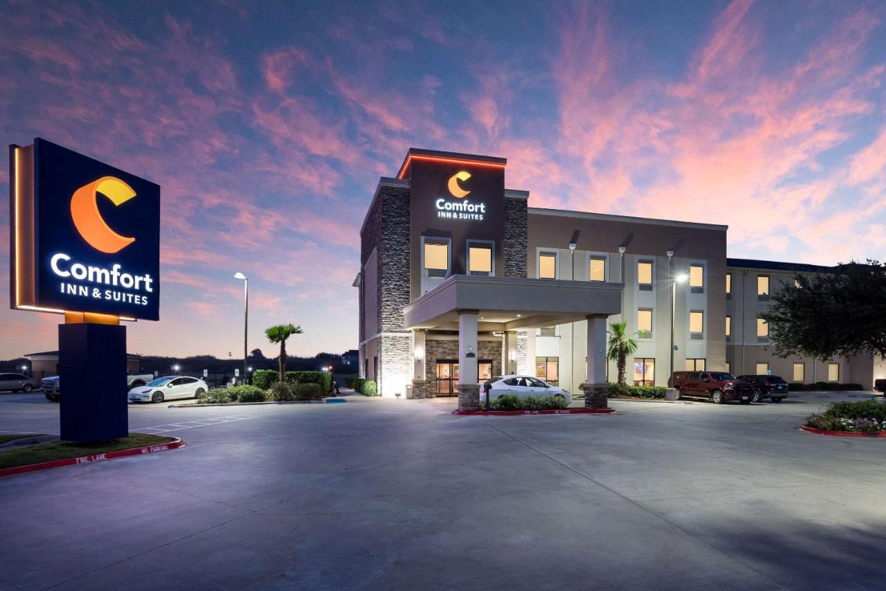Comfort Inn & Suites Victoria North Exterior foto